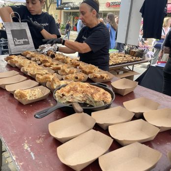 Lincoln Square Ravenswood Apple Fest - Festivals Near Me - Chicago, Illinois Lincoln Square Ravenswood Apple Fest - Festivals Near Me - Chicago, Illinois