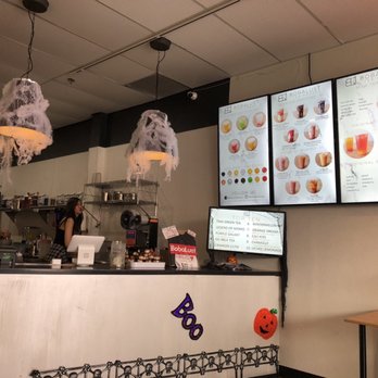 BobaLust Tea House - looking towards the counter - Bubble Tea Near Me - Tukwila, Washington