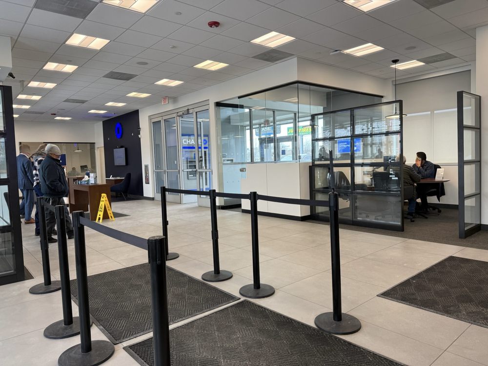 CHASE BANK - Updated June 2026 - 11 Photos & 26 Reviews - 1590 Lee St ...