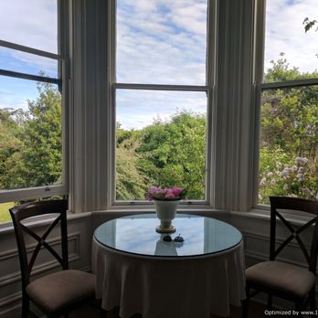 Fairholme Manor - Bed & Breakfast Near Me - Victoria, British Columbia Fairholme Manor - Bed & Breakfast Near Me - Victoria, British Columbia