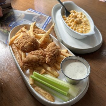 Dave & Buster's Ala Moana - Kids meals: -chicken tenders and fries -Mac and cheese - Arcades Near Me - Honolulu, Hawaii