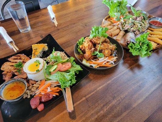 Yoonique Phở & Grill by null