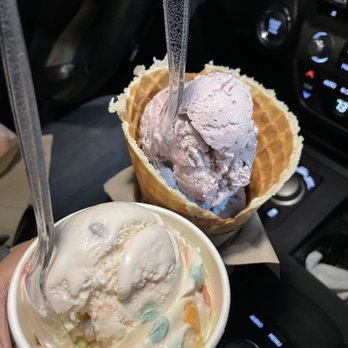 What’s The Scoop - Lucky Charms and Blue Moon ice cream - Ice Cream & Frozen Yogurt Near Me - Kennewick, Washington What’s The Scoop - Lucky Charms and Blue Moon ice cream - Ice Cream & Frozen Yogurt Near Me - Kennewick, Washington