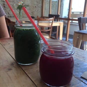 The Juice House - Bloody beet juice and Lucy in the Sky smoothie - Juice Bars & Smoothies Near Me - Barcelona, B