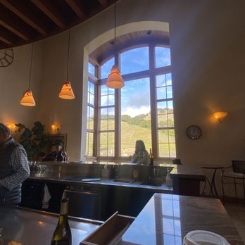 Nicholson Ranch Winery - Wineries Near Me - Sonoma, California