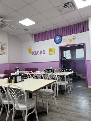 Mack's Pizza by null