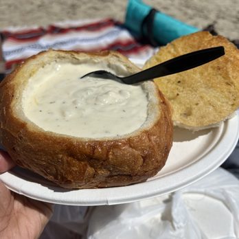 Splash Cafe - Bread Bowl of Clam Chowder - American Near Me - Pismo Beach, California