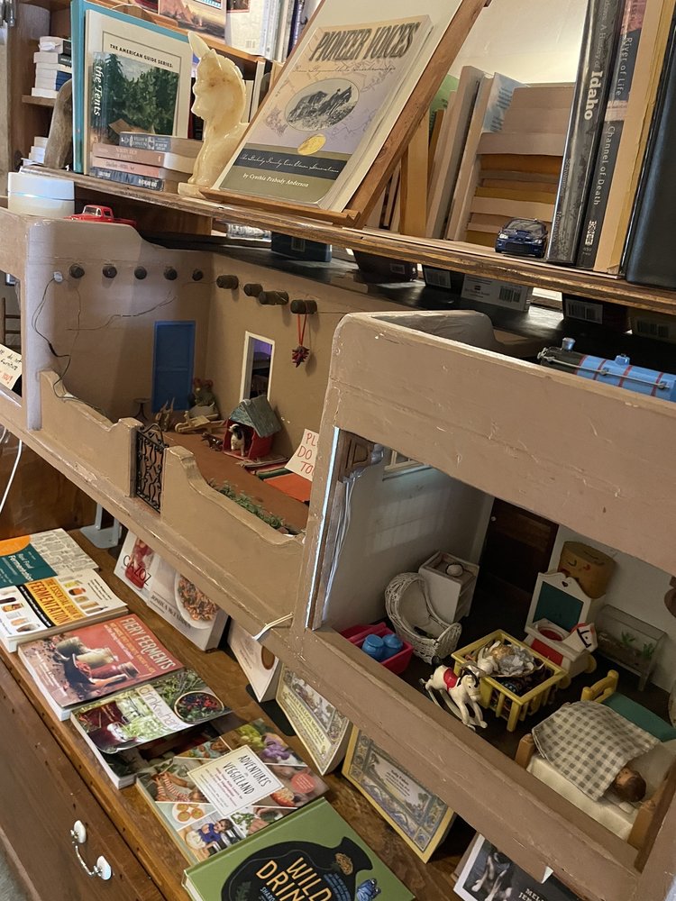 Bowlins Mesilla Book Center