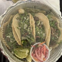 Alex's Tacos & Wings - Carne asada taco