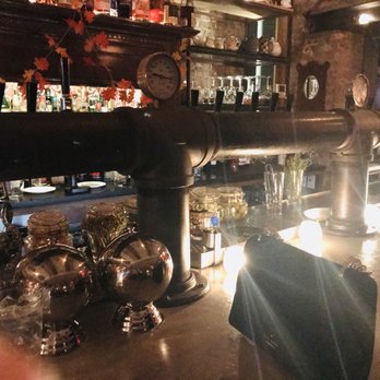 Tanner Smiths - Inside - Cocktail Bars Near Me - New York, New York Tanner Smiths - Inside - Cocktail Bars Near Me - New York, New York