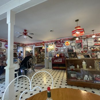 Ice Cream Delights - Desserts Near Me - Eureka Springs, Arkansas