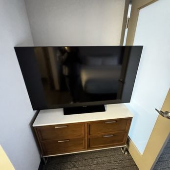 Courtyard by Marriott Chicago Downtown/River North - Hotels Near Me - Chicago, Illinois