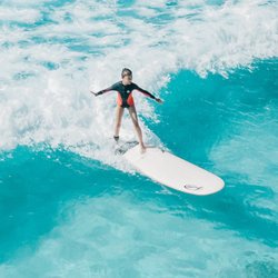 Honolulu surf school - Clear blue waters