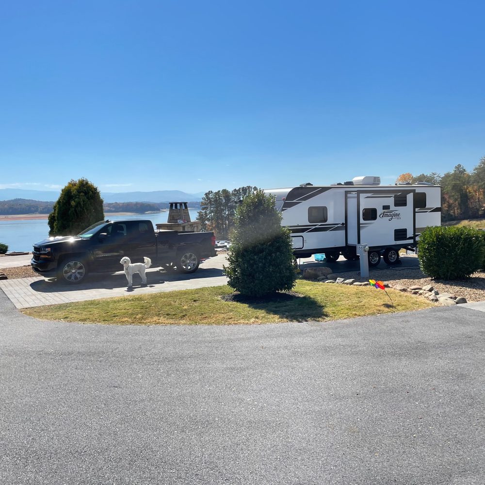 Anchor Down RV Resort - RV Parks Near Me - Dandridge, Tennessee