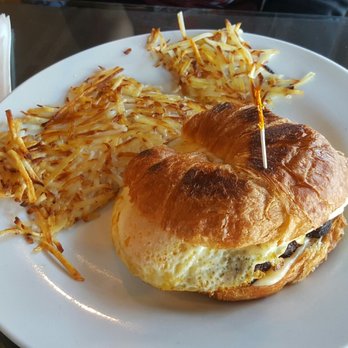 V Boulevard Cafe - Breakfast sandwich - Coffee & Tea Near Me - Glendale, California