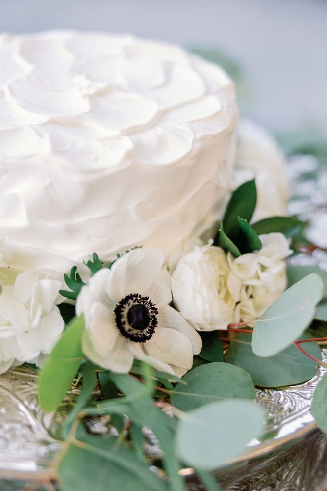 Helen Bernhard Bakery Logo