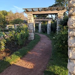 Jacob Loose Memorial Park - Loose Park- one of the main attractions- Rose Garden