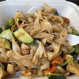 Great spring rolls, excellent drunken noodles! Great spring rolls, excellent drunken noodles!
