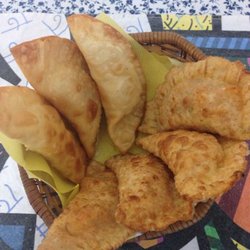 Loucura Marinha - Pasteis de queijo e camarao! Shrimp and/or cheese empanadas! Os melhores da região! The best ones around the area !