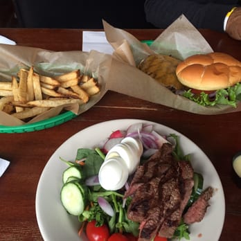 Loretta's Northwesterner - Dive Bars Near Me - Seattle, Washington
