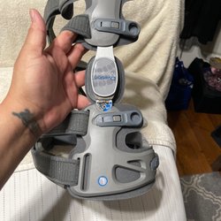 Hanger Prosthetics & Orthotics - I had to get a brace for my knee excellent experience went in we need a few minutes seen the specialist put it on and I can move love it