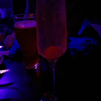 Oo Bar & Lounge - Glass of moscato :) - Cocktail Bars Near Me - Flushing, New York