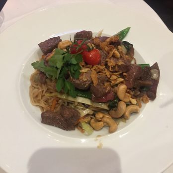 Le M - Wok Beef Noodle & Vegetable - French Near Me - Levallois-Perret, 92