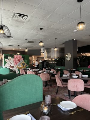Pink Ivy Kitchen and Bar by null