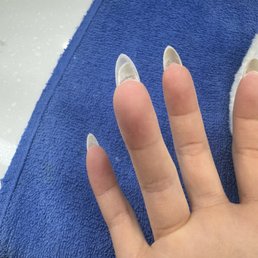 Ivy over filed my nail with her drill so she had to fix the length by using hard gel.