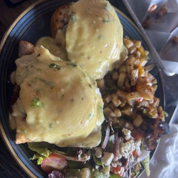 Over Under Public House - Steak Benedict - New American Near Me - Burbank, California