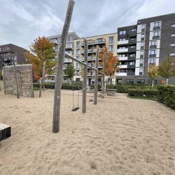 Spielplatz - Schaukeln (Oktober 2021)