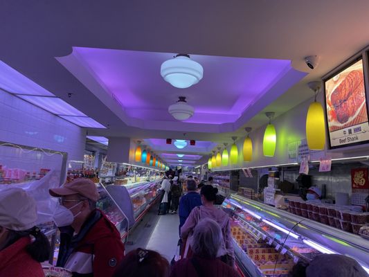 Deluxe Food Market by null