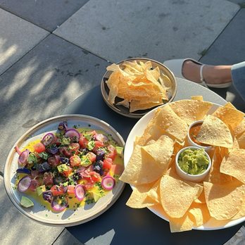 High 5ive Rooftop Bar - Cocktail Bars Near Me - Oakland, California