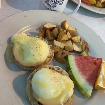 RC Otters Island Eats - Eggs Benny - Breakfast & Brunch Near Me - Captiva Island, Florida RC Otters Island Eats - Eggs Benny - Breakfast & Brunch Near Me - Captiva Island, Florida