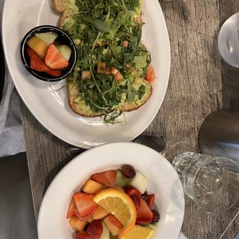 Le Peep - A avacado toast without egg; fruit bowl - Breakfast & Brunch Near Me - Loveland, Ohio Le Peep - A avacado toast without egg; fruit bowl - Breakfast & Brunch Near Me - Loveland, Ohio
