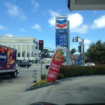Chevron - corner of California and Broadway - Gas Stations Near Me - Burlingame, California