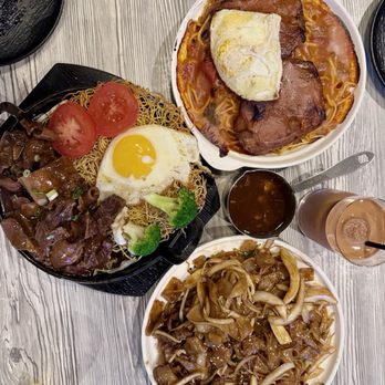 Baby Cafe - Crispy noodles with Beef - Desserts Near Me - Boston, Massachusetts