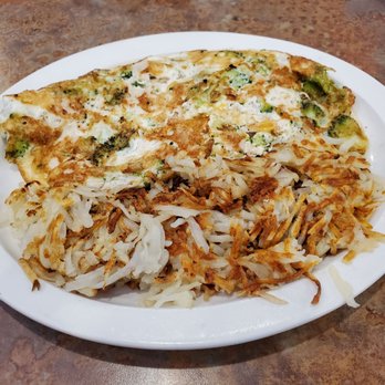 Blackberry Cafe - Egg white omelette with turkey, broccoli and cheese! With a side of hash browns. Huge portion size! - Breakfast & Brunch Near Me - Chandler, Arizona
