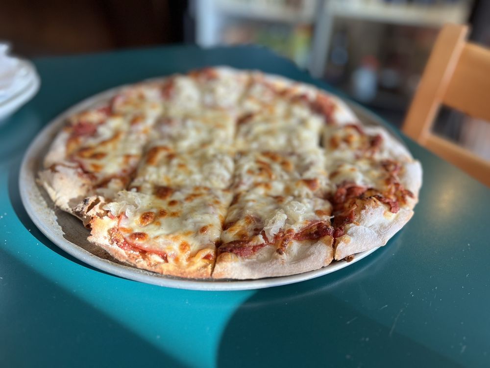 CAYANNES’ CAFE & GIFTS Updated September 2024 18 Photos & 14