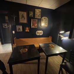 Smokers Abbey - "The Chaple" smoking room