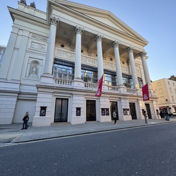 Royal Opera House - Front of house - Performing Arts Near Me - Covent Garden, XGL Royal Opera House - Front of house - Performing Arts Near Me - Covent Garden, XGL