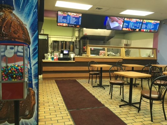 World S Finest Donair 14 Photos 52 Reviews Mediterranean 12106 Jasper Avenue Nw Edmonton Ab Canada Restaurant Reviews Phone Number