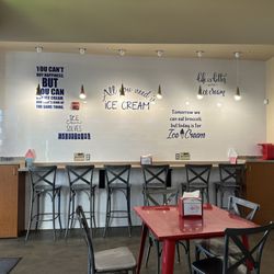 Nanny Belle's - Inside