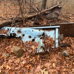Ragged Mountain - Old car
