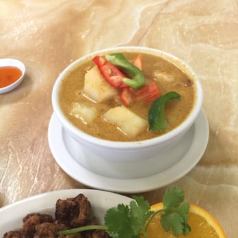 Tip's House - Yellow curry I had the week before. They stinge on the shrimps but the curry makes up for it! - Thai Near Me - Los Angeles, California