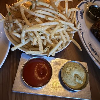 El Che Steakhouse & Bar - Beef fat Fries - Argentine Near Me - Chicago, Illinois