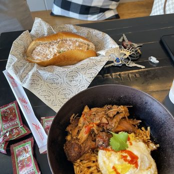 The Boba Shop - Tuna Banh Mi and Taiwanese Noodles - Bubble Tea Near Me - Spring, Texas