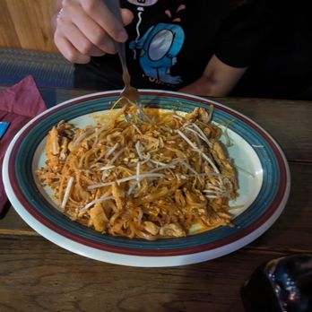 NaraDeva Thai Restaurant - Pad Thai - Thai Near Me - Orlando, Florida