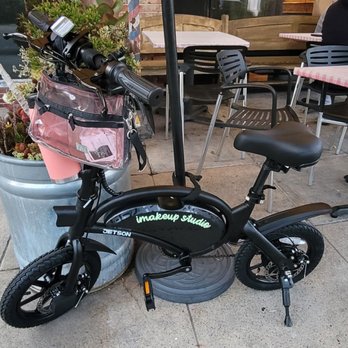 Victor Jr's - an electric scooter parked in front of a restaurant - Pizza Near Me - Culver City, California Victor Jr's - an electric scooter parked in front of a restaurant - Pizza Near Me - Culver City, California