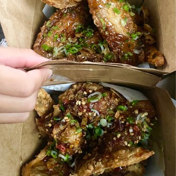 Wangs - Deceiving looks. Very bland:( - Chicken Wings Near Me - Brooklyn, New York